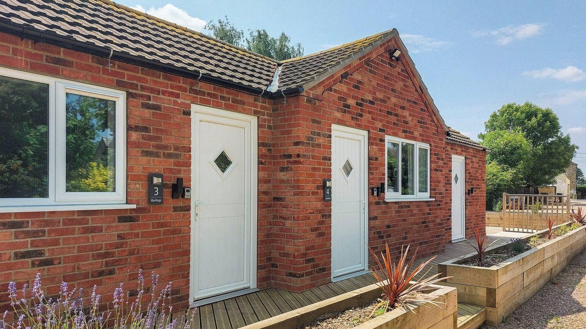 Lincoln Cottage | 1 bedroom accommodation in Walcott