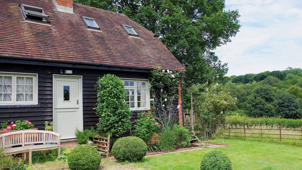 Bilting Cottage | 1 bedroom accommodation in Elmsted, near Canterbury