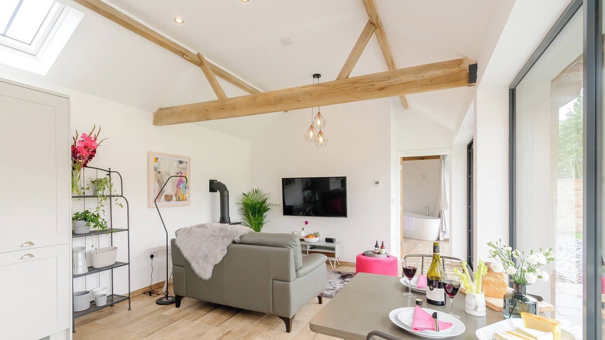 Brigg Cottage | 1 bedroom accommodation in Elsham, near Brigg
