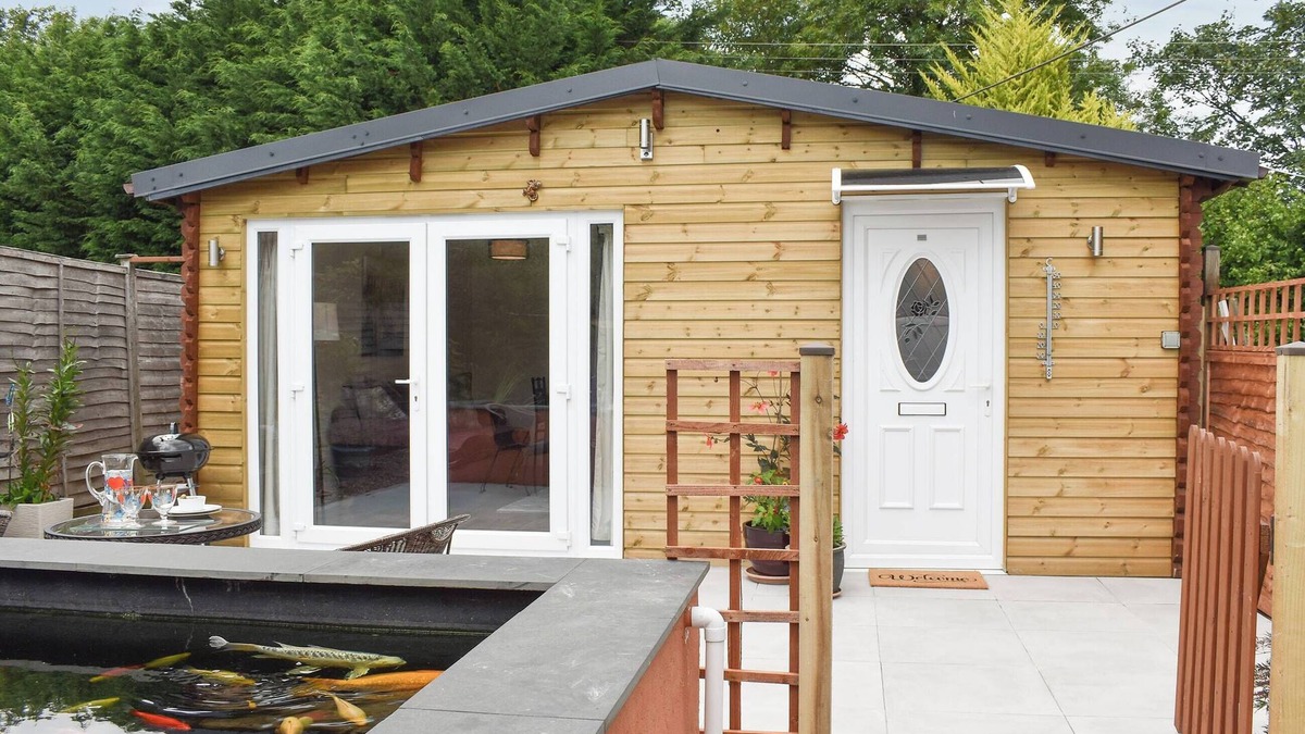 Bishopswood Cottage | 1 bedroom accommodation in Bishopswood, near Chard