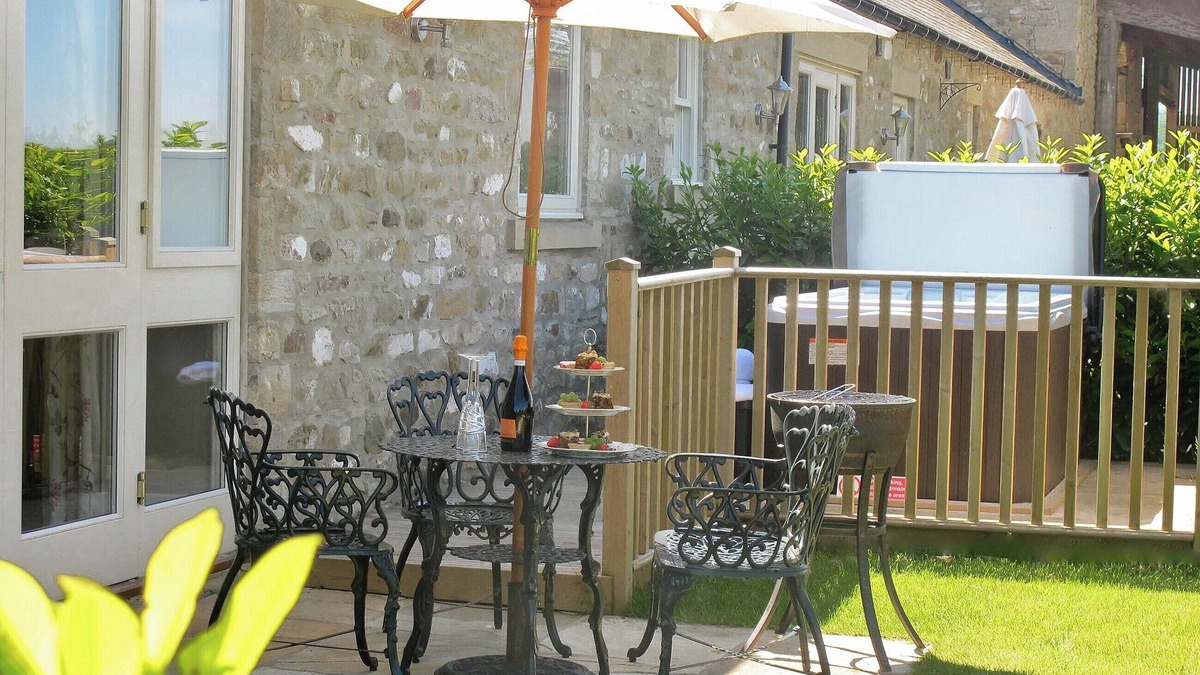Richmond Cottage | 1 bedroom accommodation in Dalton