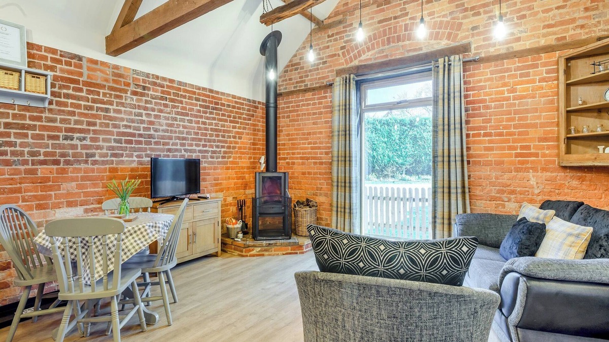 Foxley Cottage | 1 bedroom accommodation in Foulsham, near Reepham