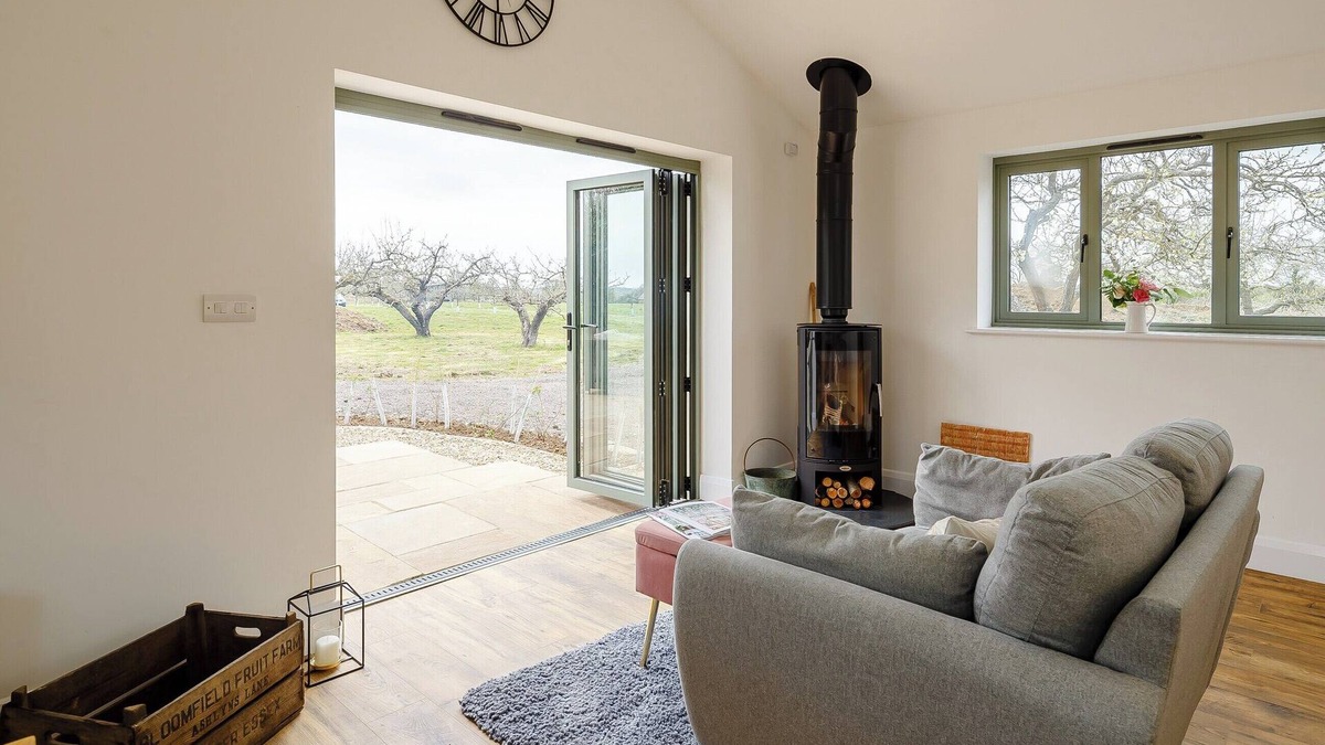 North Weald Cottage | 1 bedroom accommodation in Ongar
