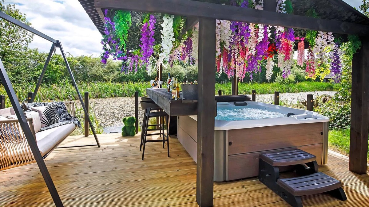 Selby Ski Chalet | 1 bedroom accommodation in South Duffield, Nr York