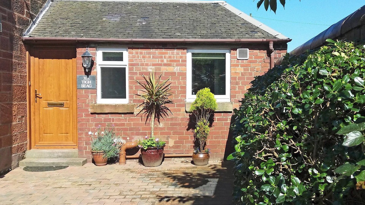 Troon Cottage | 1 bedroom accommodation in Troon