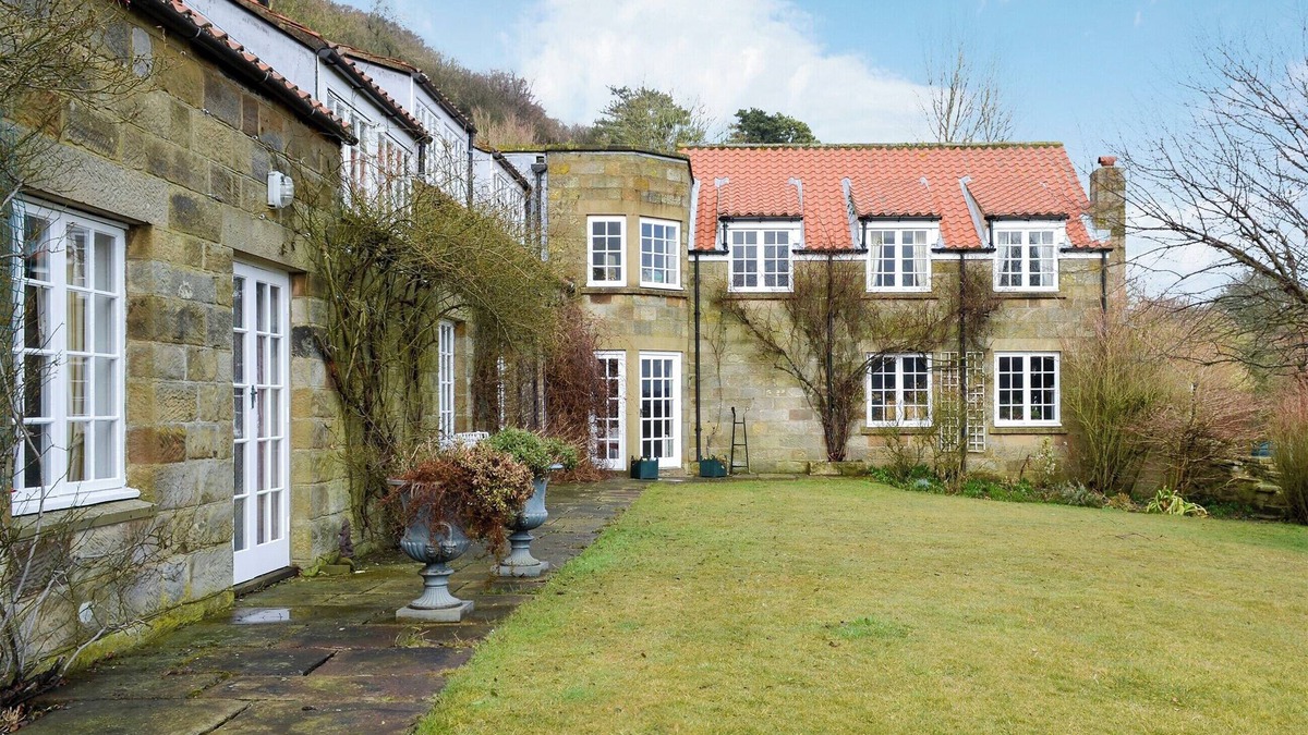 Whitby Cottage | 1 bedroom accommodation in Fylingthorpe, near Whitby