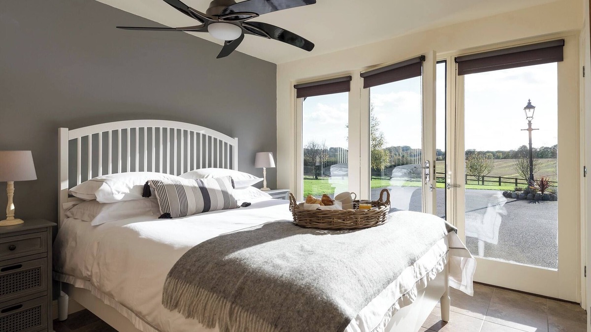 Louth Cottage | 1 bedroom accommodation in South Elkington, near Louth