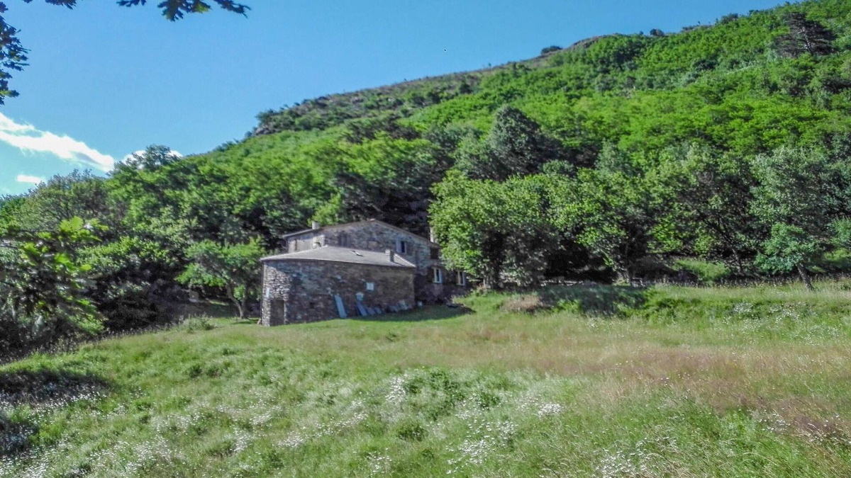 Neirone House | 1 bedroom accommodation in Neirone