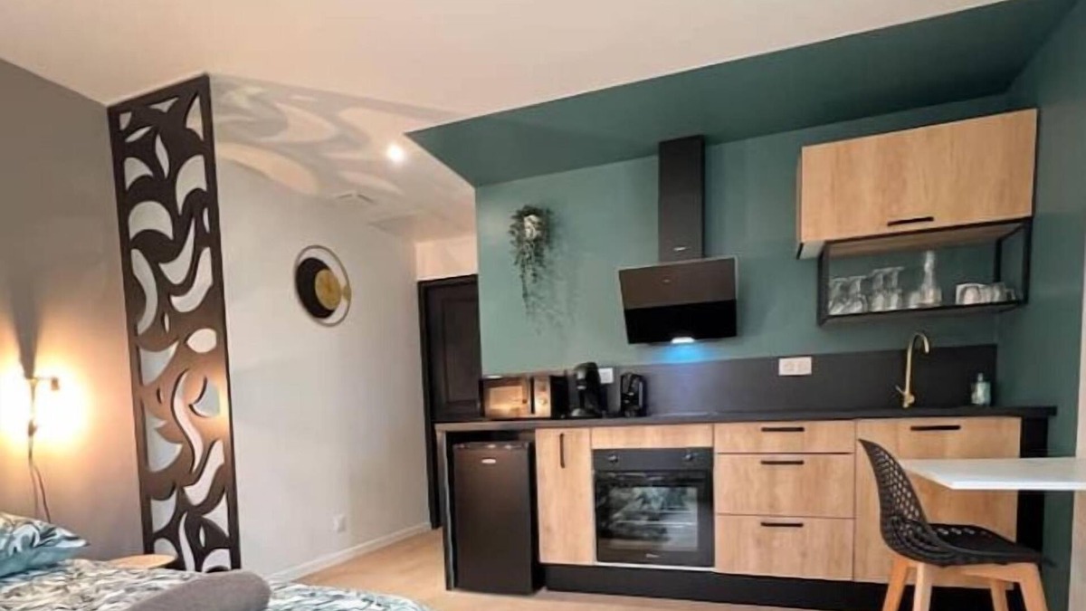 Fontenay-le-Comte Apartment | 1 Bedroom Apartment in Fontenay-le-Comte