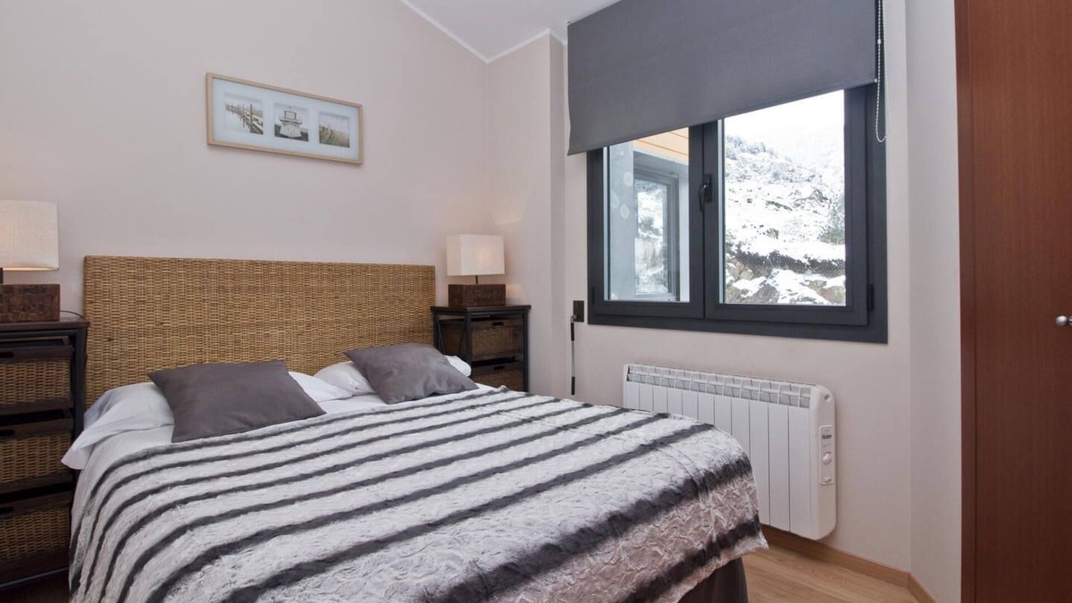 El Tarter Apartment | 1 Bedroom Apar. views. next to ski slopes. El Tarter.FLOC 33