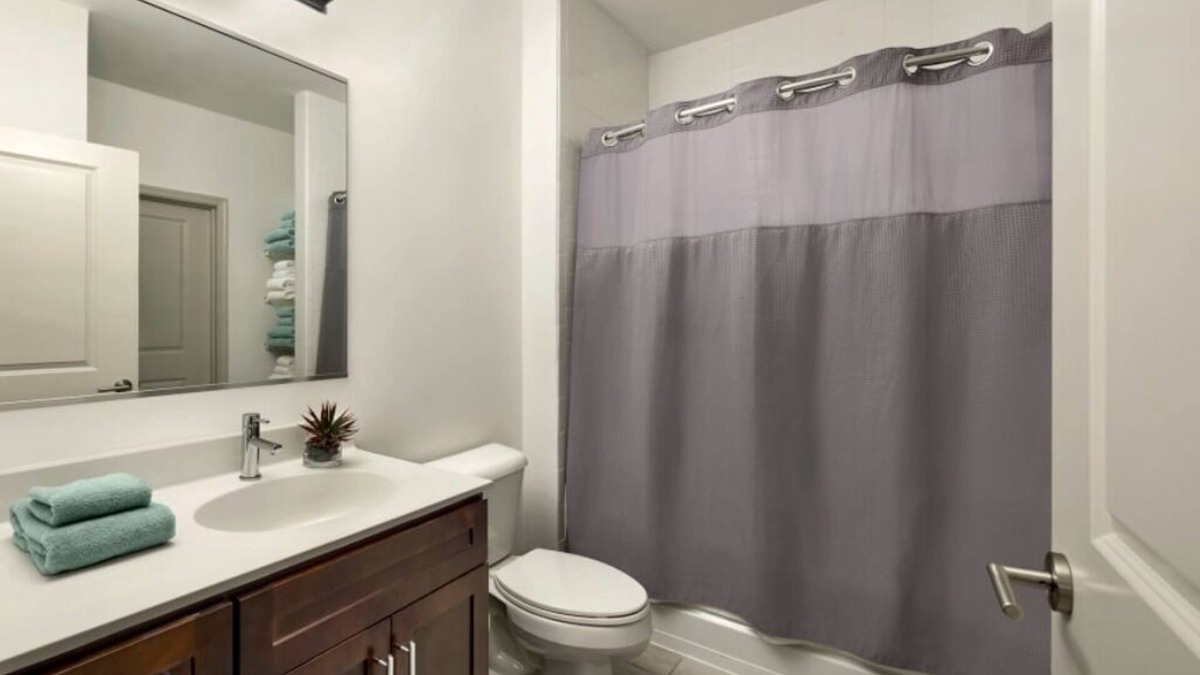 Newtown Square Apartment | 1-Bedroom Apartment - 7-day min. - Background check/Lease Required
