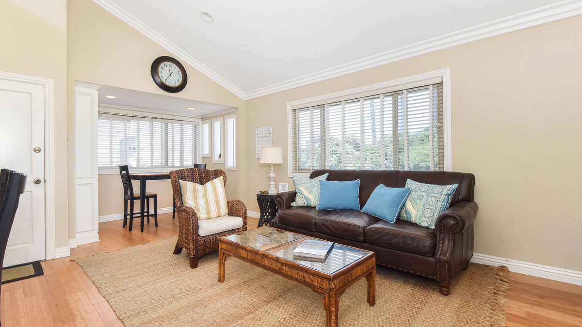Santa Ana Heights House | 1 Bedroom Apartment at an Oceanfront Location n 60th St