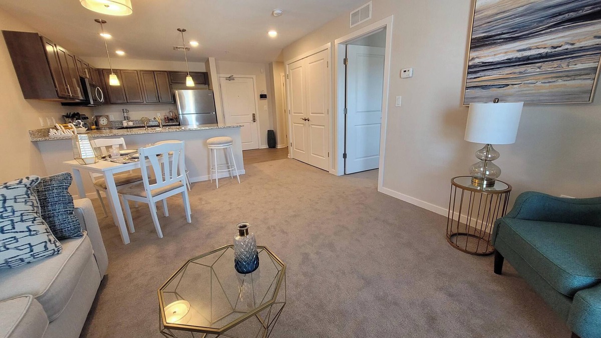 Fenton Apartment | 1-Bedroom apartment in Fenton, MI with Wi-Fi, Fitness Center, & in-unit Laundry!