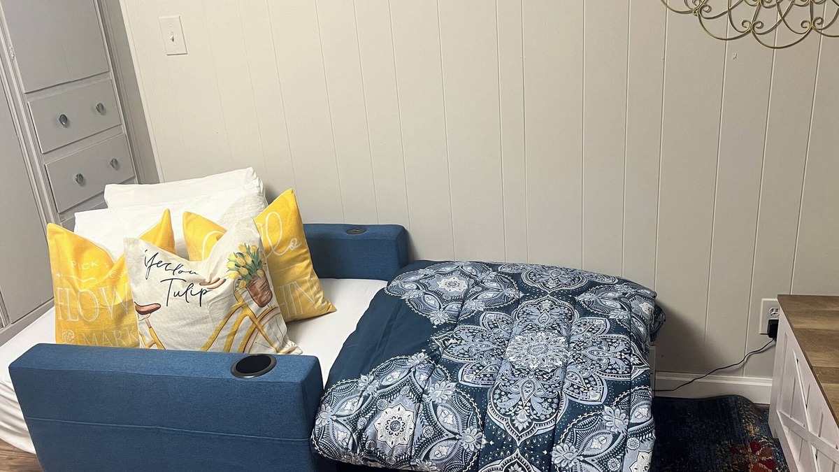 Lackawanna Apartment | 1-bedroom apartment in, Buffalo with AC, WiFi-near Bills Stadium