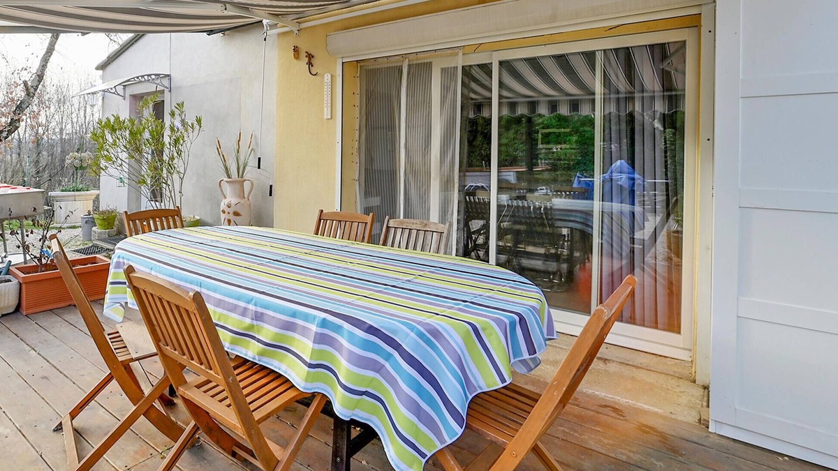 Saint-Denis House | 1 bedroom awesome home in Saint-Denis