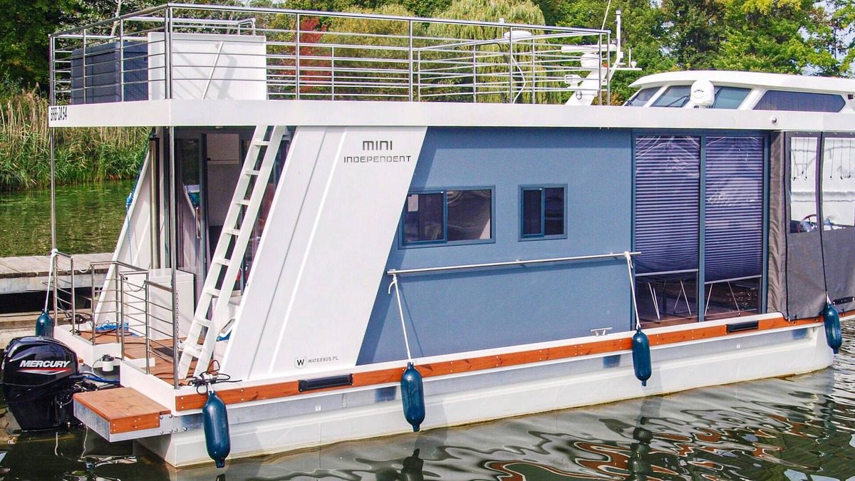 Brandenberg Boat Rental | 1 bedroom awesome ship in Brandenburg