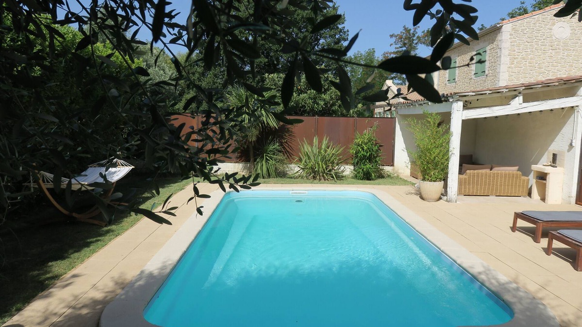 Saint-Victor-la-Coste Bed & Breakfast | 1 Bedroom Bed & breakfast in ST VICTOR LA COSTE