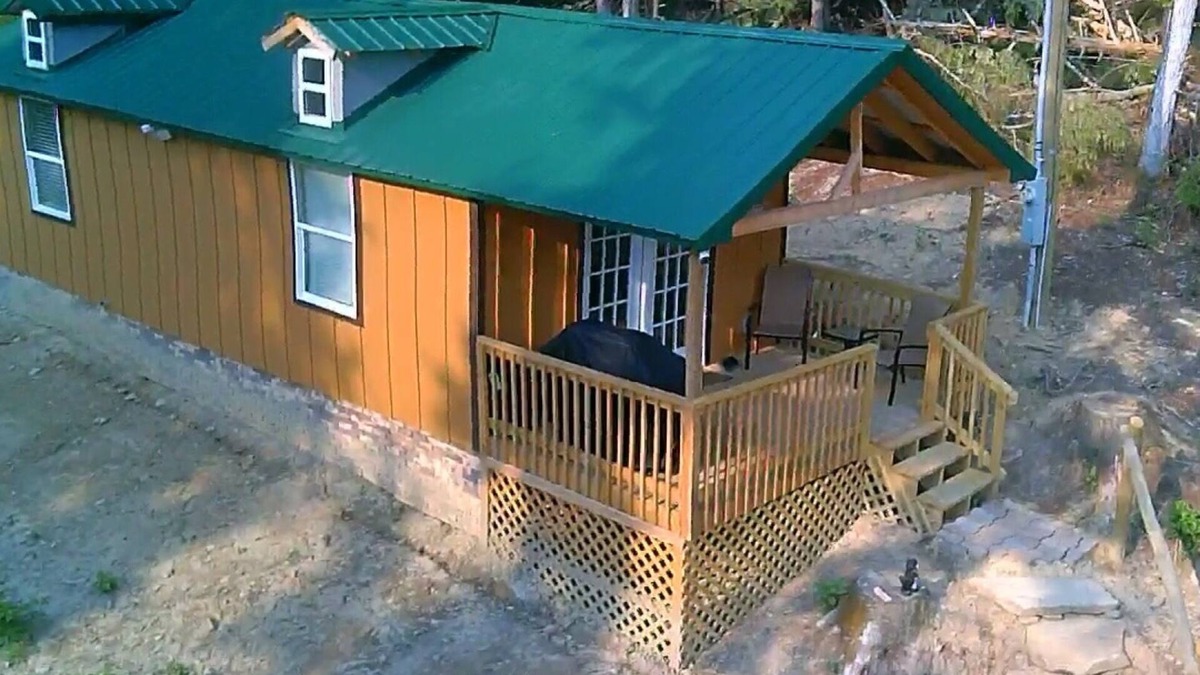Whitley City Cabin | 1-bedroom cabin 5 miles from Cumberland Falls and Daniel Boone National Forest