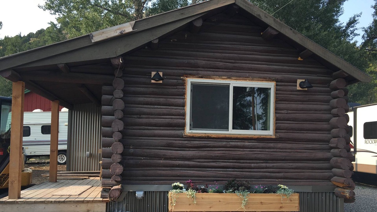 Jackson Cabin | 1 Bedroom Cabin Last Minute Rental For The Eclipse