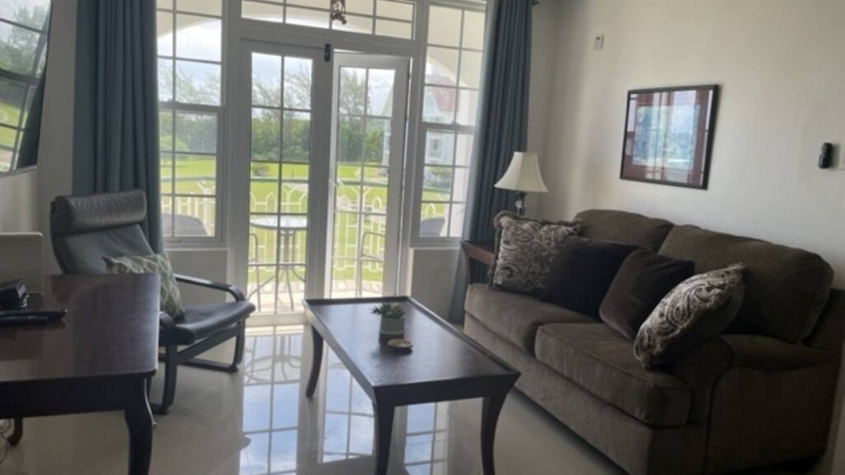 St.Bran's Burg Condo | 1 Bedroom Condo by the Sea in Montego Bay
