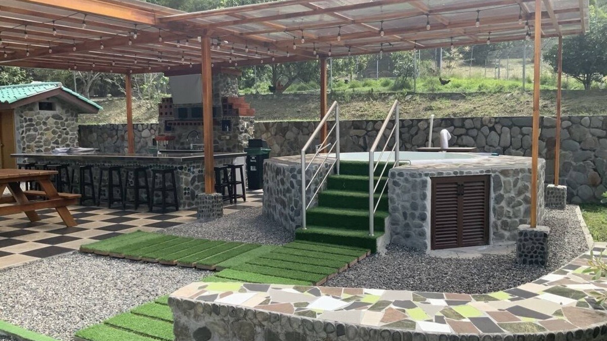 Loja Cottage | 1 BEDROOM COTTAGE WITH OUTDOOR AMENITIES