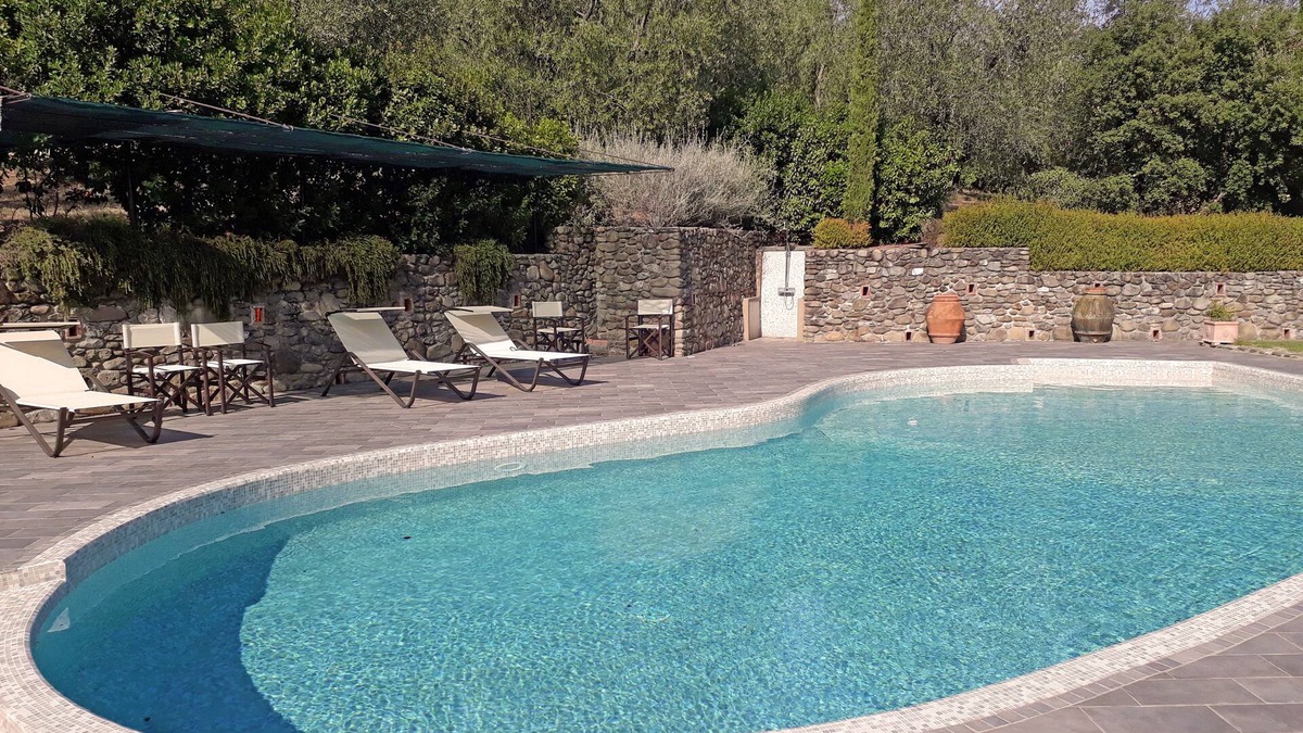 Saturnana Cottage | 1 bedroom cottage with pool and lovely garden near restaurant