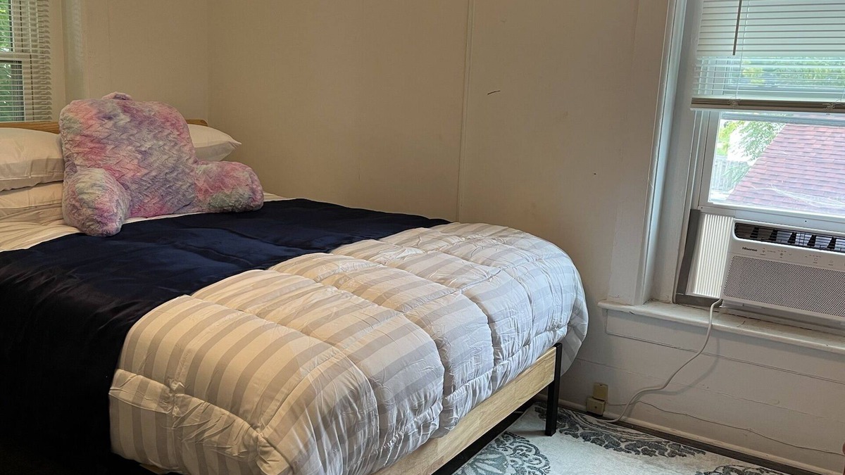 Oswego Apartment | 1 Bedroom cozy unit in Oswego near SUNY and Hospital