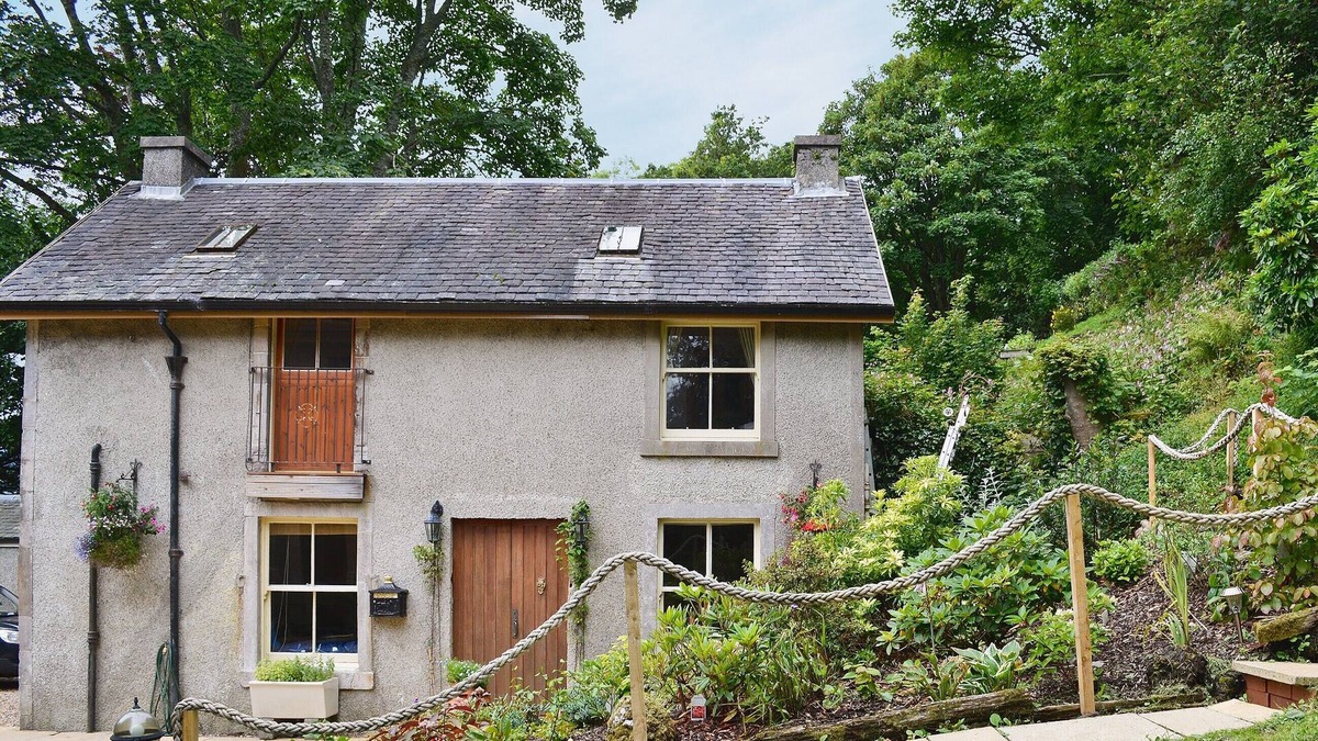 Cove Cottage | 1 bedroom accommodation in Cove near Helensburgh