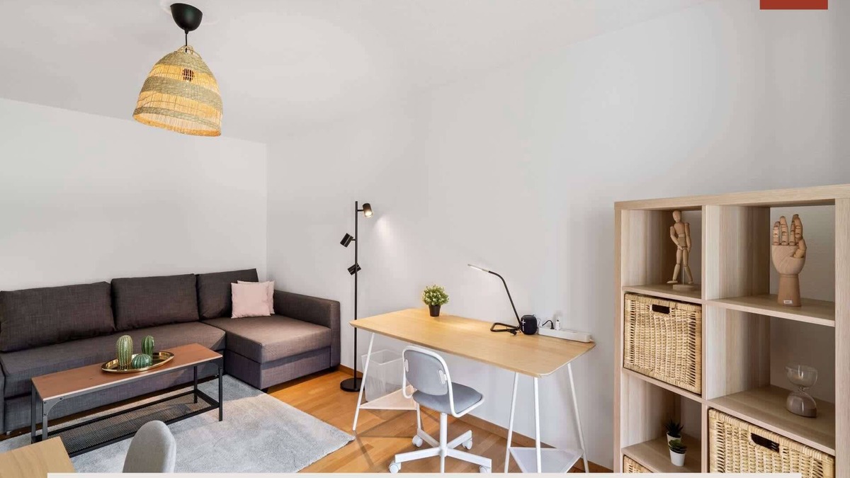 Wiedikon Apartment | 1-Bedroom Gem, Just 17 Mins from Zurich Center