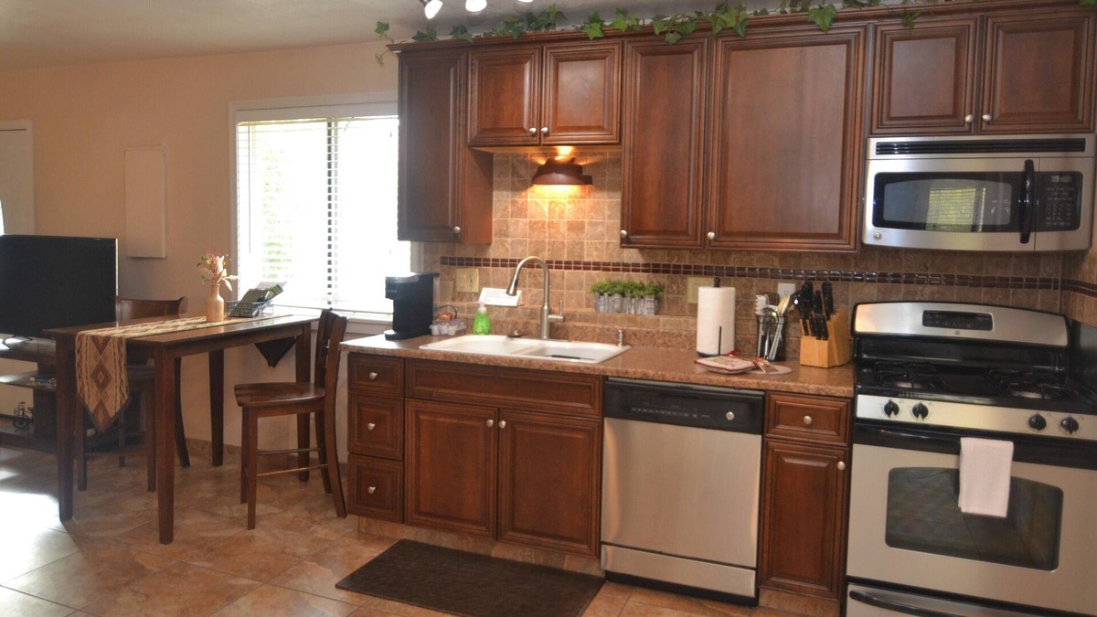 Pusch Ridge Estates House | 1 bedroom guest home in Oro Valley! Mountain views, hot tub. Private entry!
