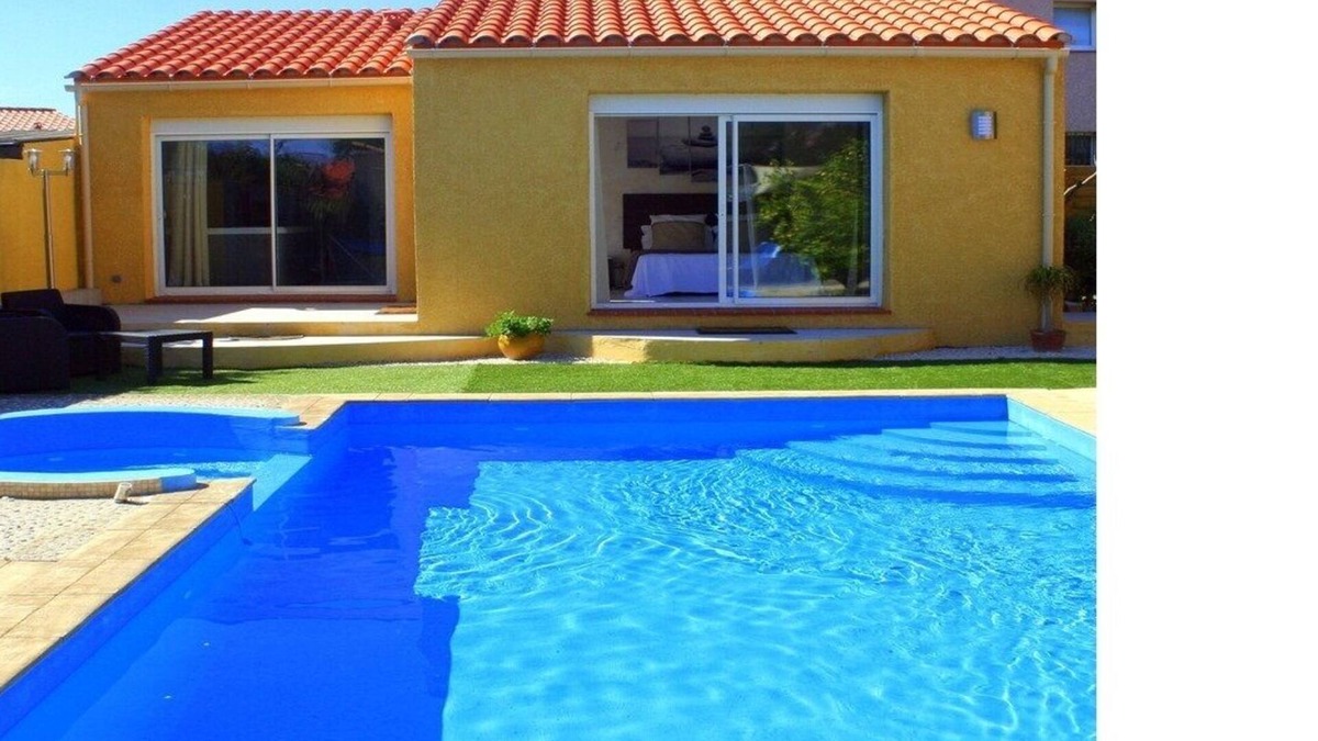 Pia House | 1 Bedroom Guesthouse in Pia
