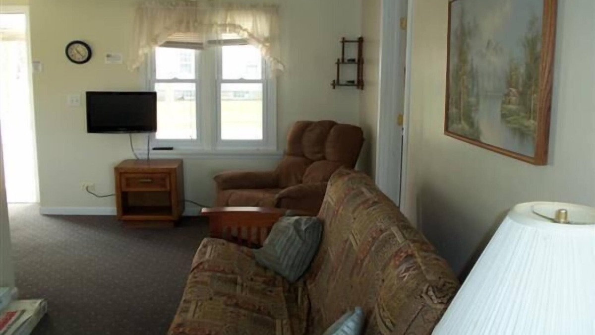 Huron House | 1 Bedroom house #130 your cozy home away from home.
