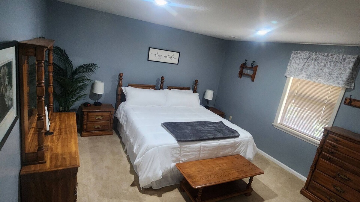 Melbourne House | 1-bedroom house with coutry side appeal, 10 min from town with AC/heat, WiFi