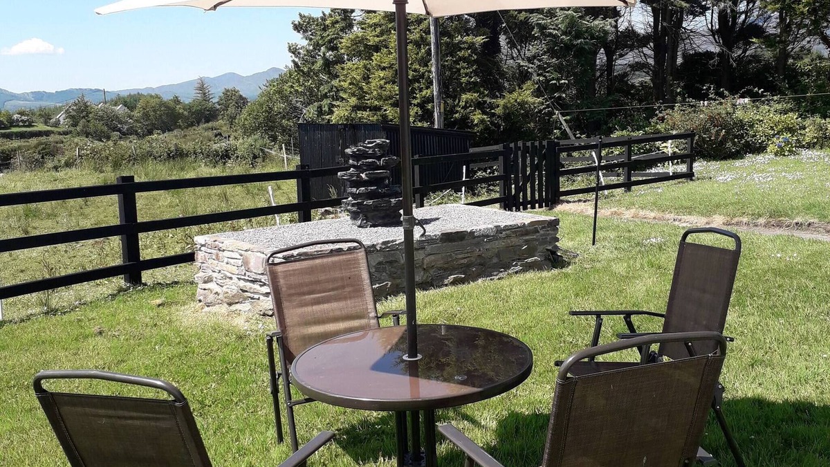 Sneem Apartment | 1 Bedroom In A Homely Home With A Lovely Farm