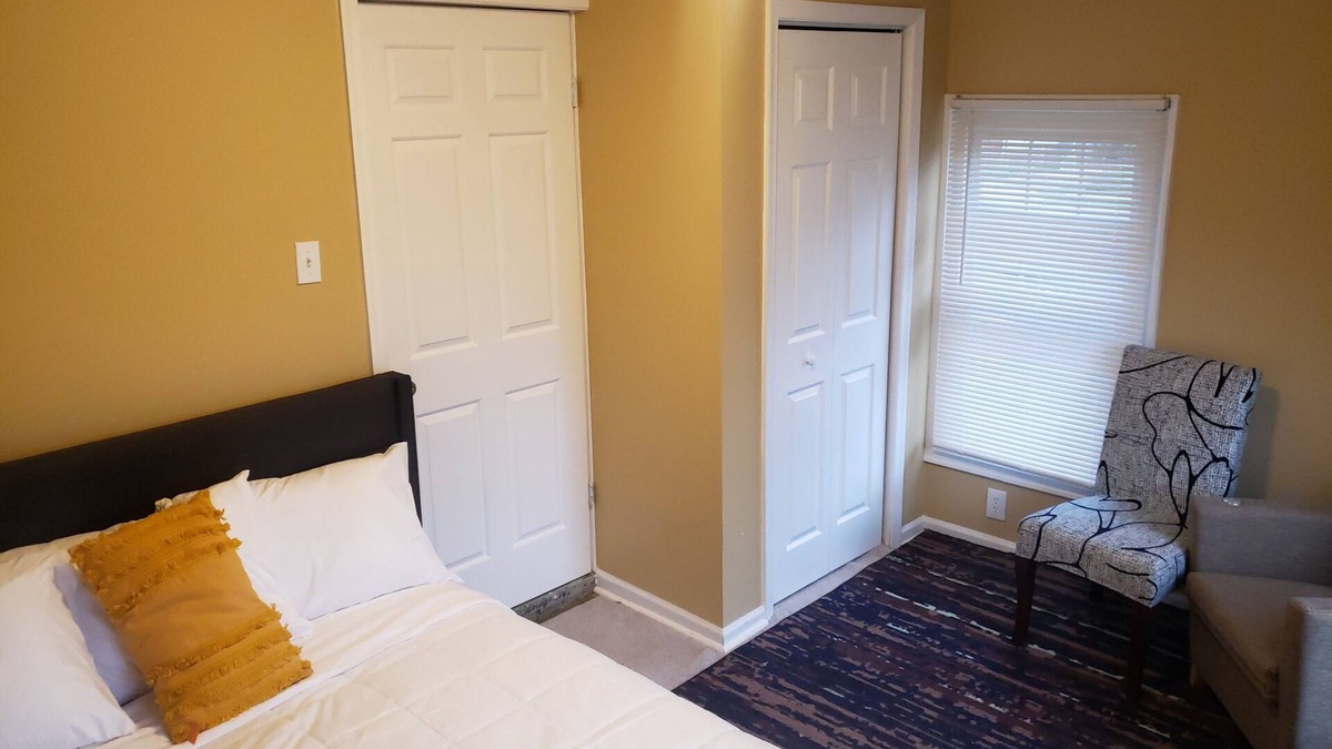 Seat Pleasant Bed & Breakfast | 1-bedroom in Capitol Heights near Washington DC & metro train station