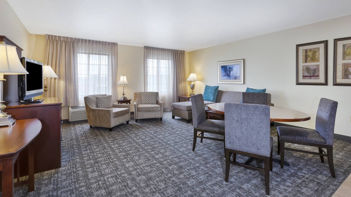 Okemos Condo | 1 Bedroom King Suite | Free Breakfast.