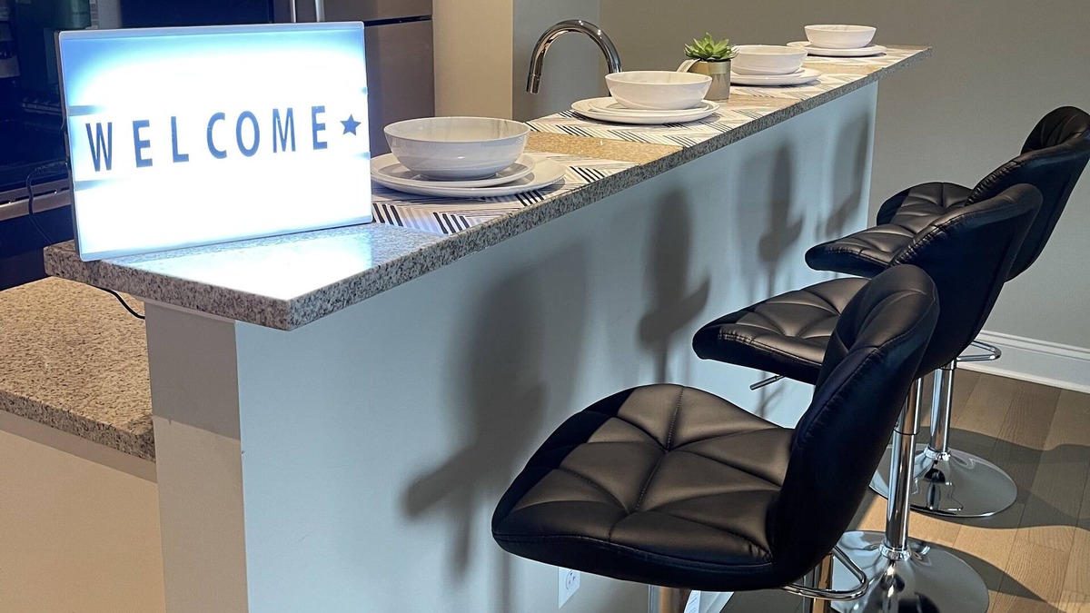 Inner Harbor Apartment | 1 Bedroom Loft located in the heart of Downtown Baltimore
