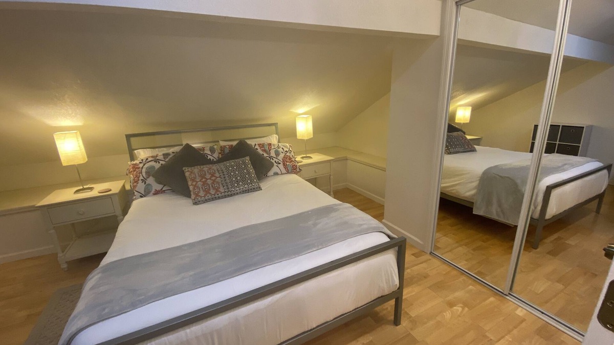 Windermere Apartment | 1 Bedroom Lofted, Private entrance, dedicated parking, W/D, WiFi