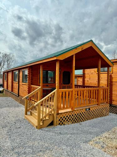 Marion House | 1 Bedroom Log Cabin on Lake James-Private Resort Amenities