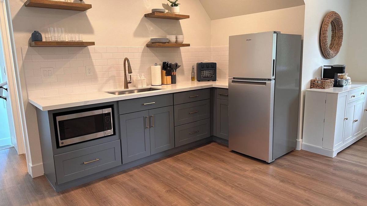 Gig Harbor Cottage | 1 bedroom newly built cottage near the sound