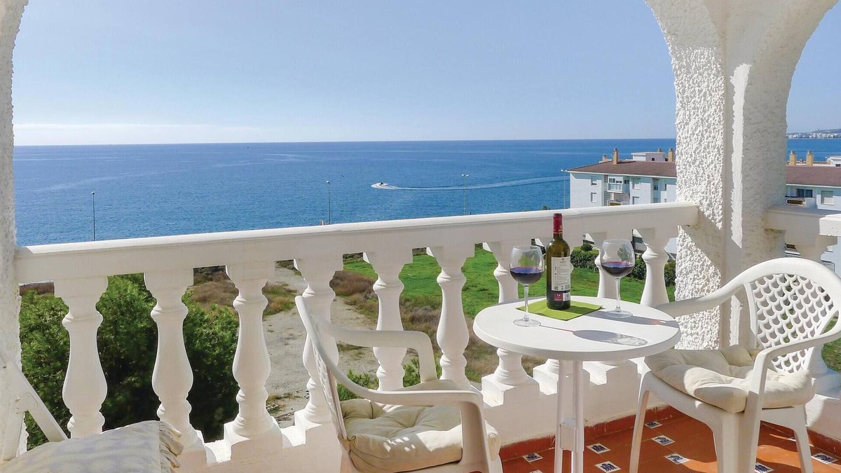 Mezquitilla Apartment | 1 bedroom nice apartment in Mezquitilla
