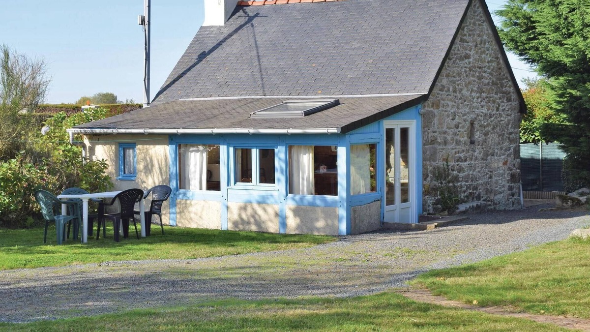 Pleubian House | 1 bedroom pet friendly home in Pleubian