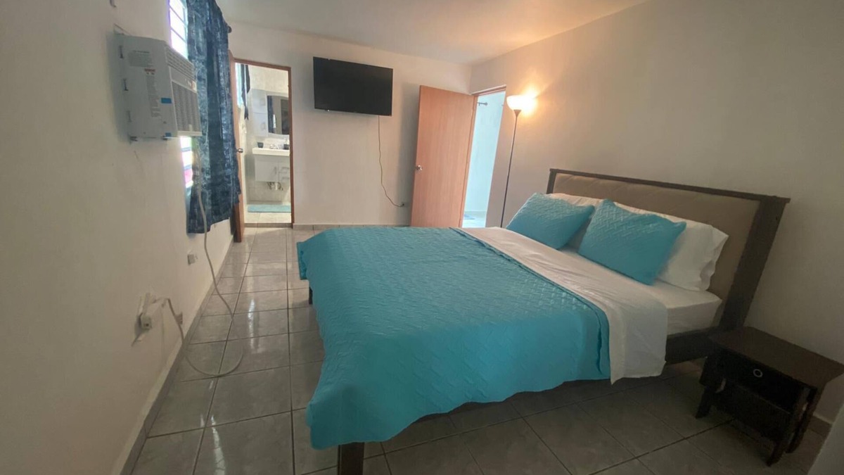 Cupey House | 1 Bedroom Poolside Apt. A3, La Casita Verde