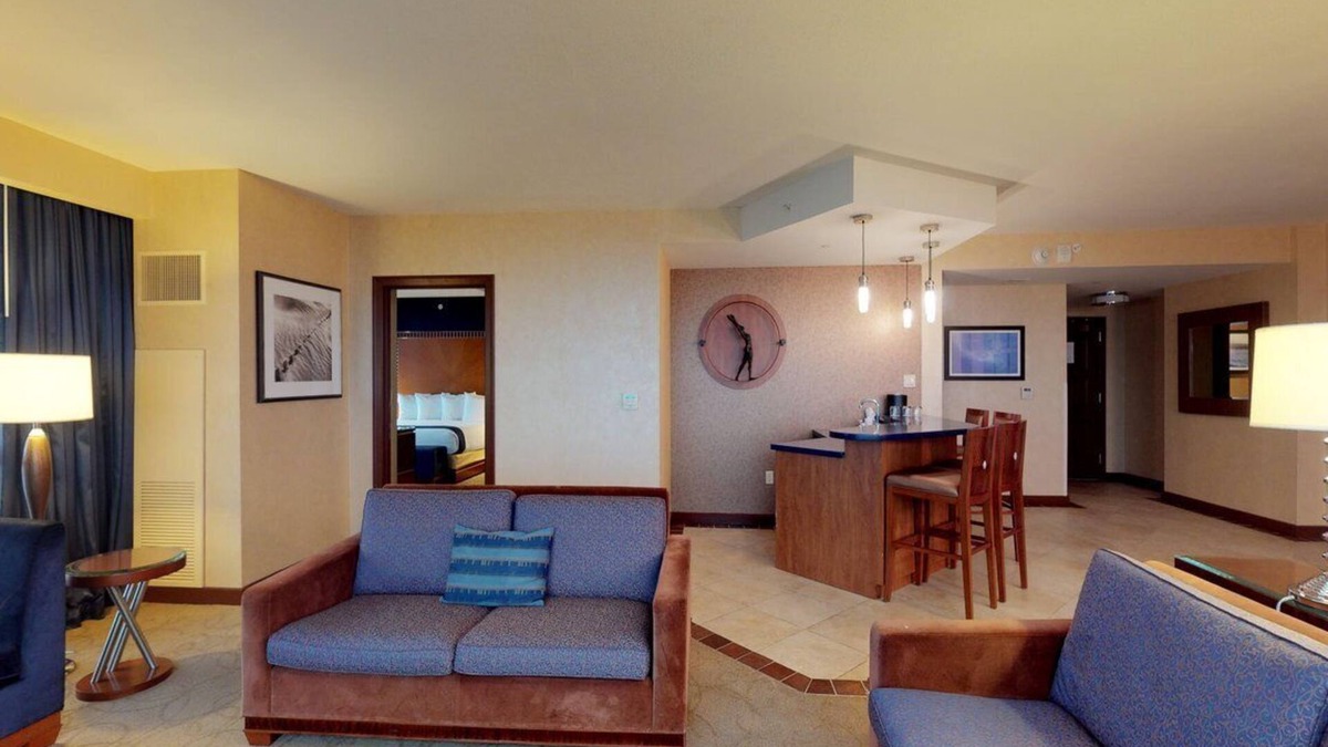 Atlantic City Hotel | 1-Bedroom Suite at a 4⭐️ Hotel