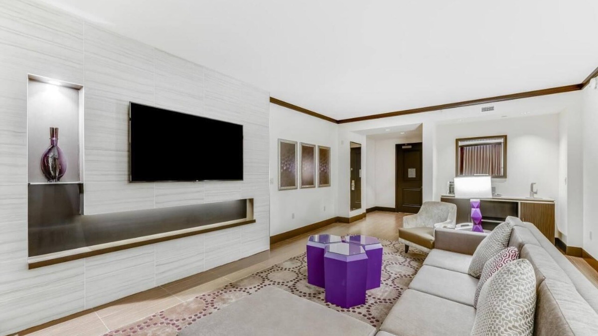 Atlantic City Hotel | 1-Bedroom Suite at a 4⭐️ Hotel