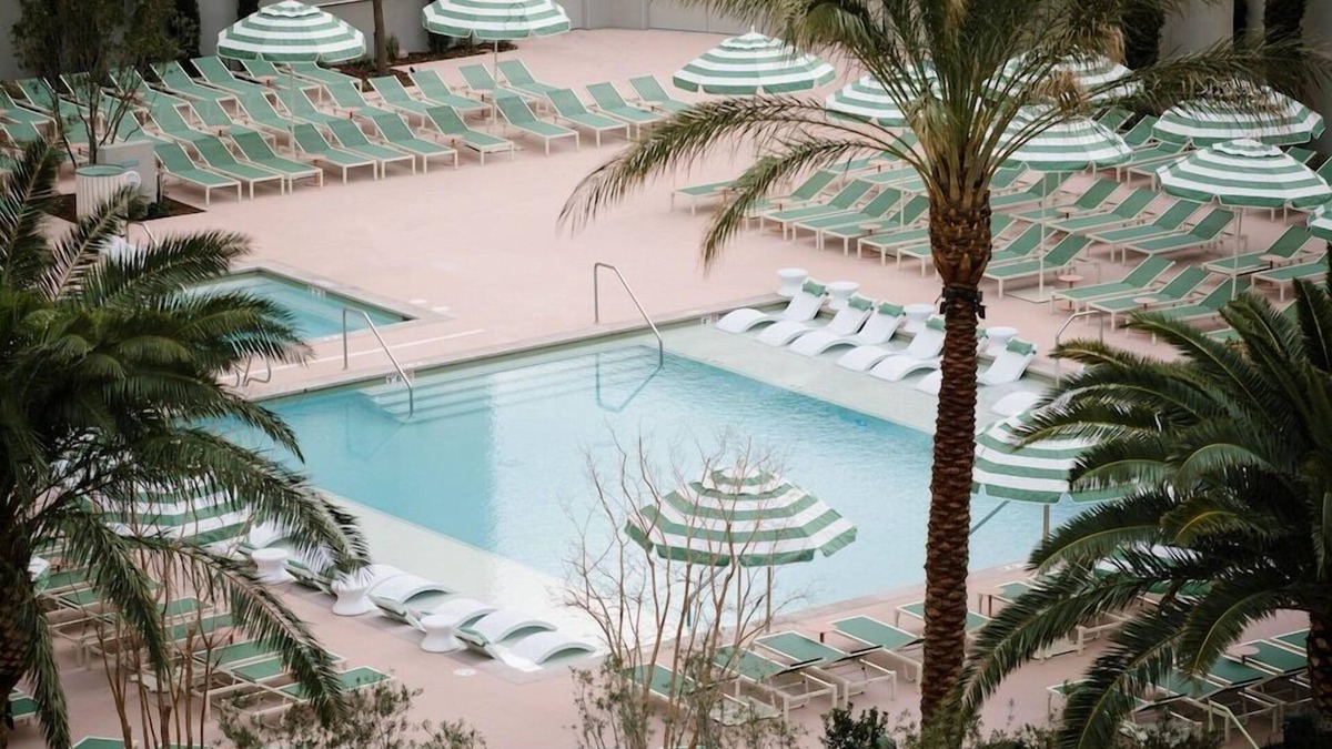 Las Vegas Strip Hotel | 1-Bedroom Suite at a 4⭐️ Hotel