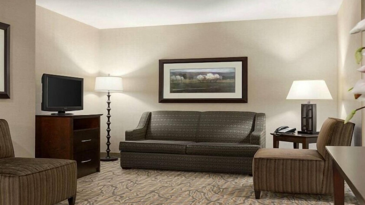 Williamsburg Hotel | 1-Bedroom Suite at a Hotel