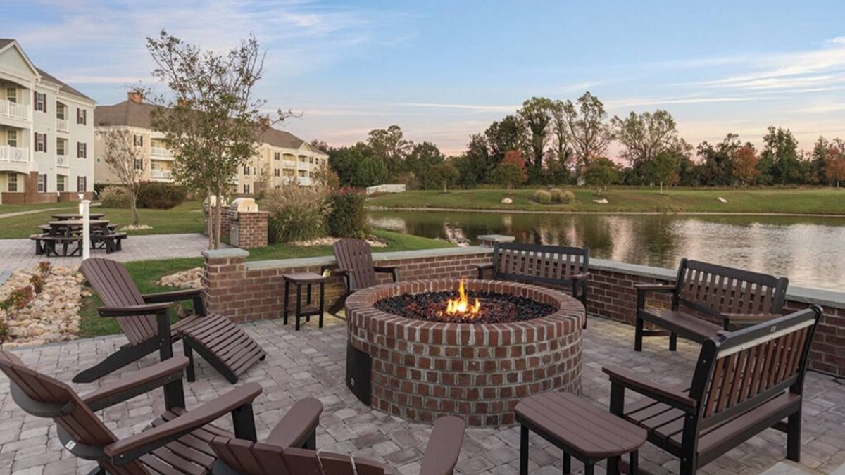 Williamsburg Condo | 1 Bedroom Suite Condo w/Kitchen, Sleeps 4, in Williamsburg, at Governors Green!