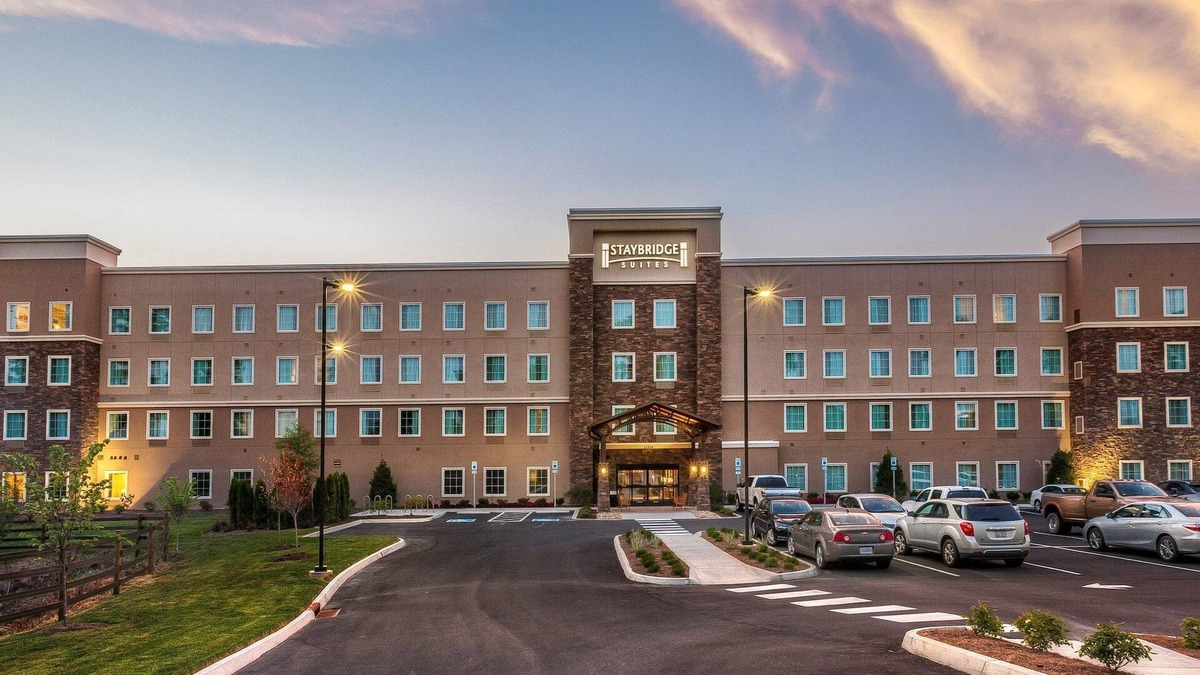 Farragut Condo | 1 Bedroom Suite in Knoxville | Shared Outdoor Pool + 24h Business Center
