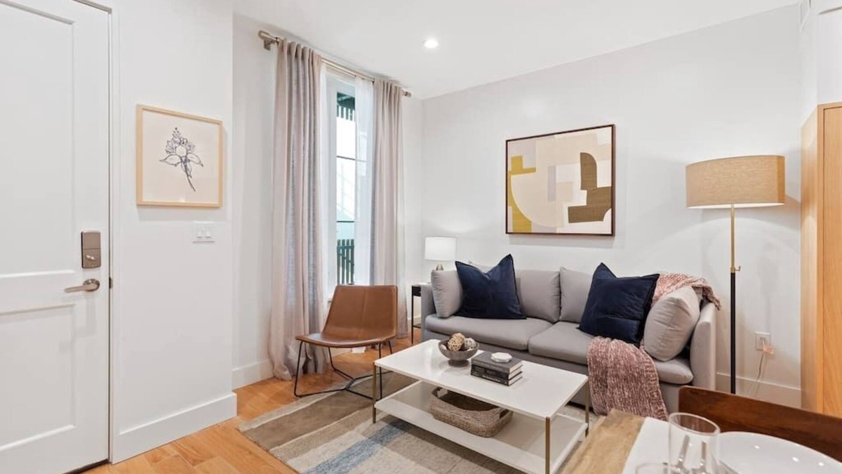 Cannonborough Elliotborough Apartment | 1 Bedroom Suite, On- Site Parking Available!